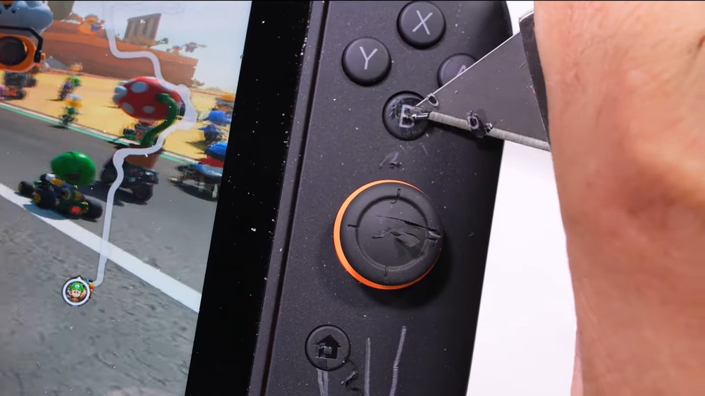 Nintendo Switch 2 暴力測試來了!螢幕容易刮傷、Joy-Con 大力扯掉也不會損壞 - 電腦王阿達 Nintendo Switch 2 暴力測試來了!螢幕容易刮傷、Joy-Con 大力扯掉也不會損壞 - 電腦王阿達