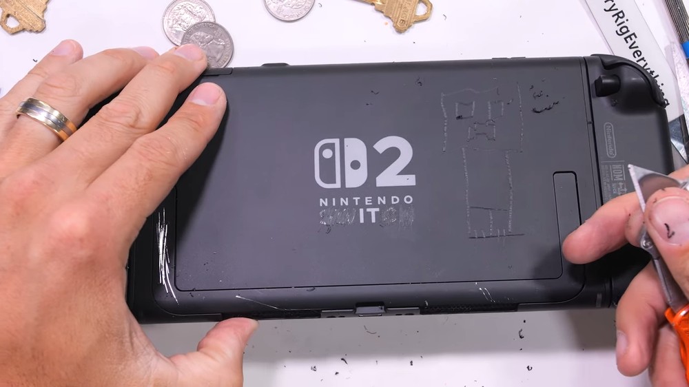 Nintendo Switch 2 暴力測試來了!螢幕容易刮傷、Joy-Con 大力扯掉也不會損壞 - 電腦王阿達 Nintendo Switch 2 暴力測試來了!螢幕容易刮傷、Joy-Con 大力扯掉也不會損壞 - 電腦王阿達