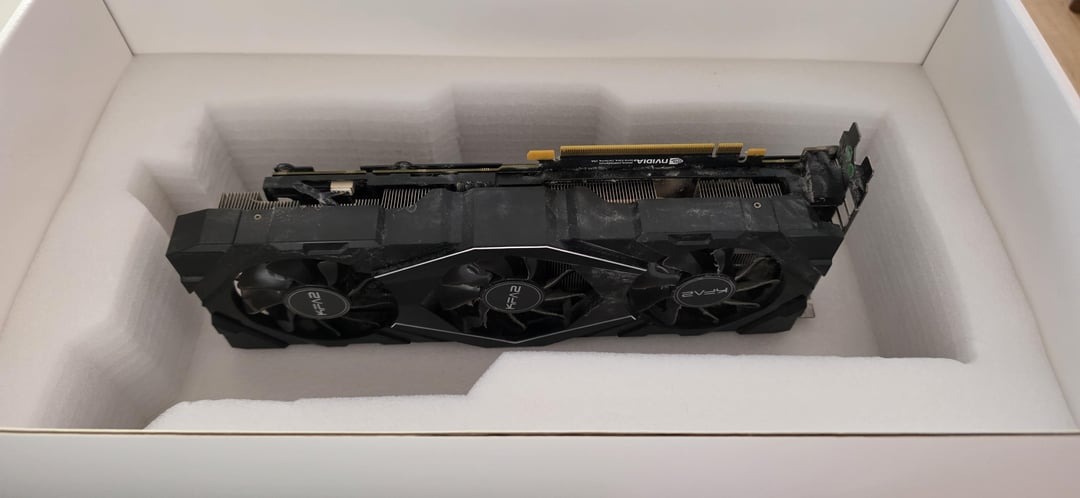 網購顯卡要小心!國外玩家在亞馬遜購買RTX 5090竟收到大米與麵包 - 電腦王阿達 網購顯卡要小心!國外玩家在亞馬遜購買RTX 5090竟收到大米與麵包 - 電腦王阿達