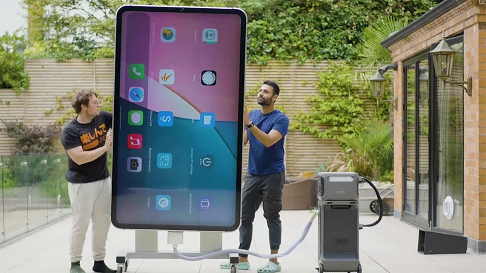 國外 YouTuber 打造巨型 iPhone,比冰箱還重但功能樣樣齊全 - 電腦王阿達 國外 YouTuber 打造巨型 iPhone,比冰箱還重但功能樣樣齊全 - 電腦王阿達