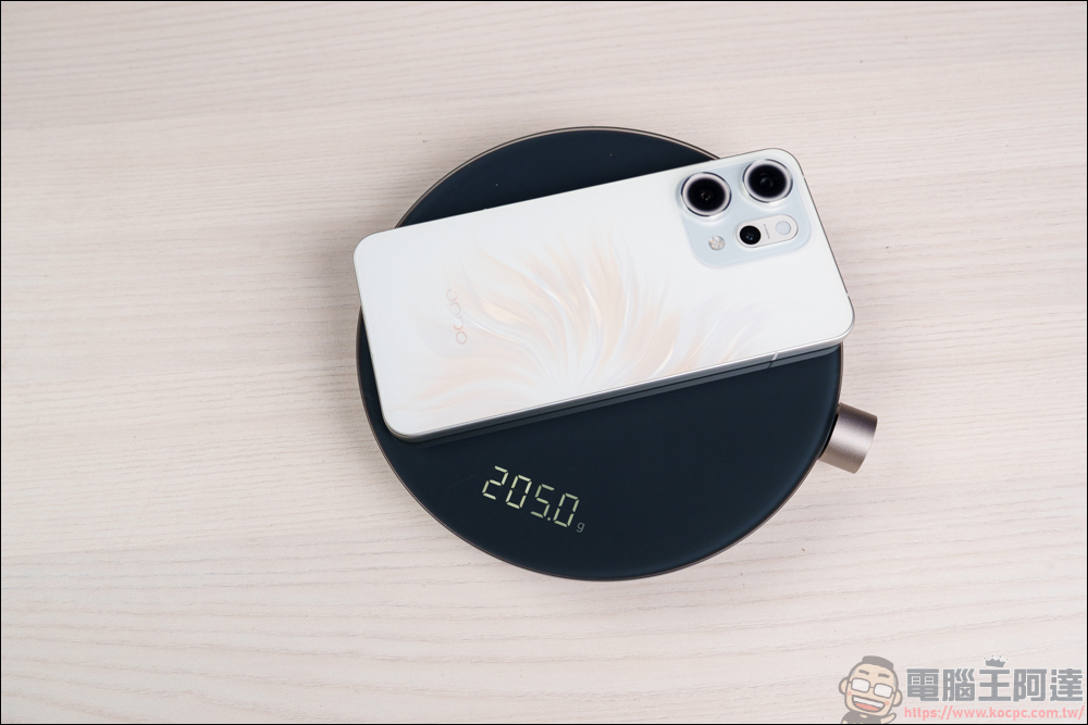 OPPO Reno14 Pro 開箱:5000萬畫素四鏡頭 + AI 影像黑科技,續航實力全面升級 - 電腦王阿達 OPPO Reno14 Pro 開箱:5000萬畫素四鏡頭 + AI 影像黑科技,續航實力全面升級 - 電腦王阿達