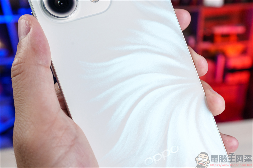 OPPO Reno14 Pro 開箱:5000萬畫素四鏡頭 + AI 影像黑科技,續航實力全面升級 - 電腦王阿達 OPPO Reno14 Pro 開箱:5000萬畫素四鏡頭 + AI 影像黑科技,續航實力全面升級 - 電腦王阿達