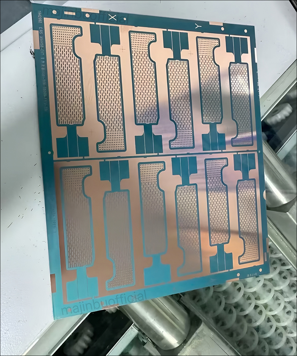 iPhone 17 Pro 散熱升級!傳加入全新均溫板散熱系統,銅質散熱片提前曝光 - 電腦王阿達 iPhone 17 Pro
