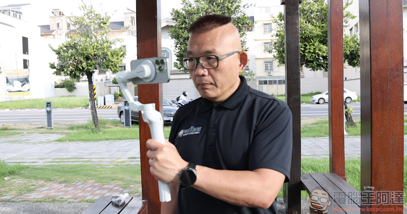 COMITOK MOGO 手機穩定器開箱動手玩|與 Apple DockKit 連動,讓穩定器成為你的隨行攝影師! - 電腦王阿達 COMITOK MOGO 手機穩定器開箱動手玩|與 Apple DockKit 連動,讓穩定器成為你的隨行攝影師! - 電腦王阿達