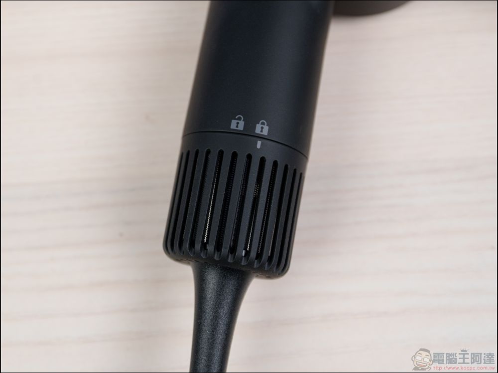 出國旅遊必備!小巧可折疊、全球可用、免切電壓:TESCOM TD860 miniGO國際自動變壓摺疊吹風機動手玩 - 電腦王阿達 出國旅遊必備!小巧可折疊、全球可用、免切電壓:TESCOM TD860 miniGO國際自動變壓摺疊吹風機動手玩 - 電腦王阿達