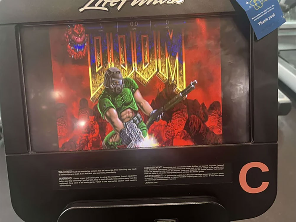 國外玩家將《Doom》裝上健身車,想玩就要動起來 - 電腦王阿達 國外玩家將《Doom》裝上健身車,想玩就要動起來 - 電腦王阿達