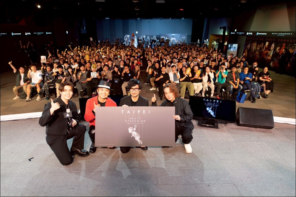 《DEATH STRANDING 2: ON THE BEACH》隆重登場:小島秀夫睽違多年再訪台灣,粉絲熱情迎接 - 電腦王阿達 《DEATH STRANDING 2: ON THE BEACH》隆重登場:小島秀夫睽違多年再訪台灣,粉絲熱情迎接 - 電腦王阿達