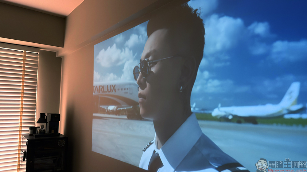 OVO U3 智慧投影機開箱實測|小蘋果再進化,全球最小 HD 投影機真的有感升級! - 電腦王阿達 OVO U3