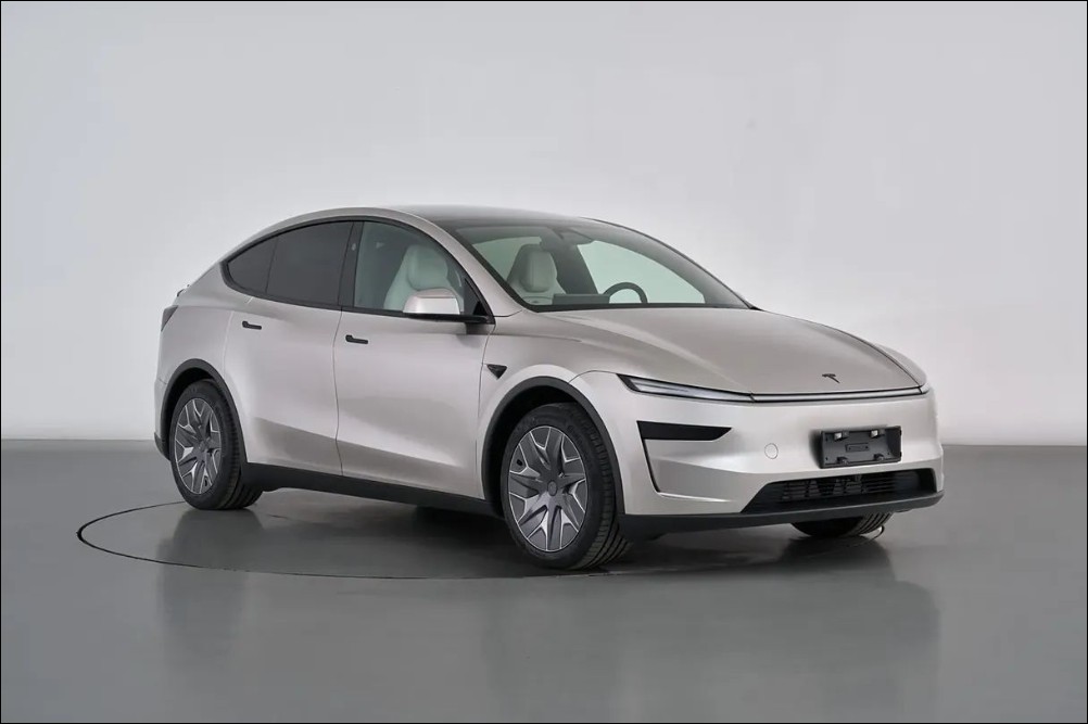 Tesla Model Y L 澳洲上市,六座、681 公里續航、首搭 V2L,車評表示「想不出有什麼缺點」 - 電腦王阿達 中國特斯拉無預警官宣加長版 Model Y L 車款,新款 Model 3+ 同時意外現身 - 電腦王阿達