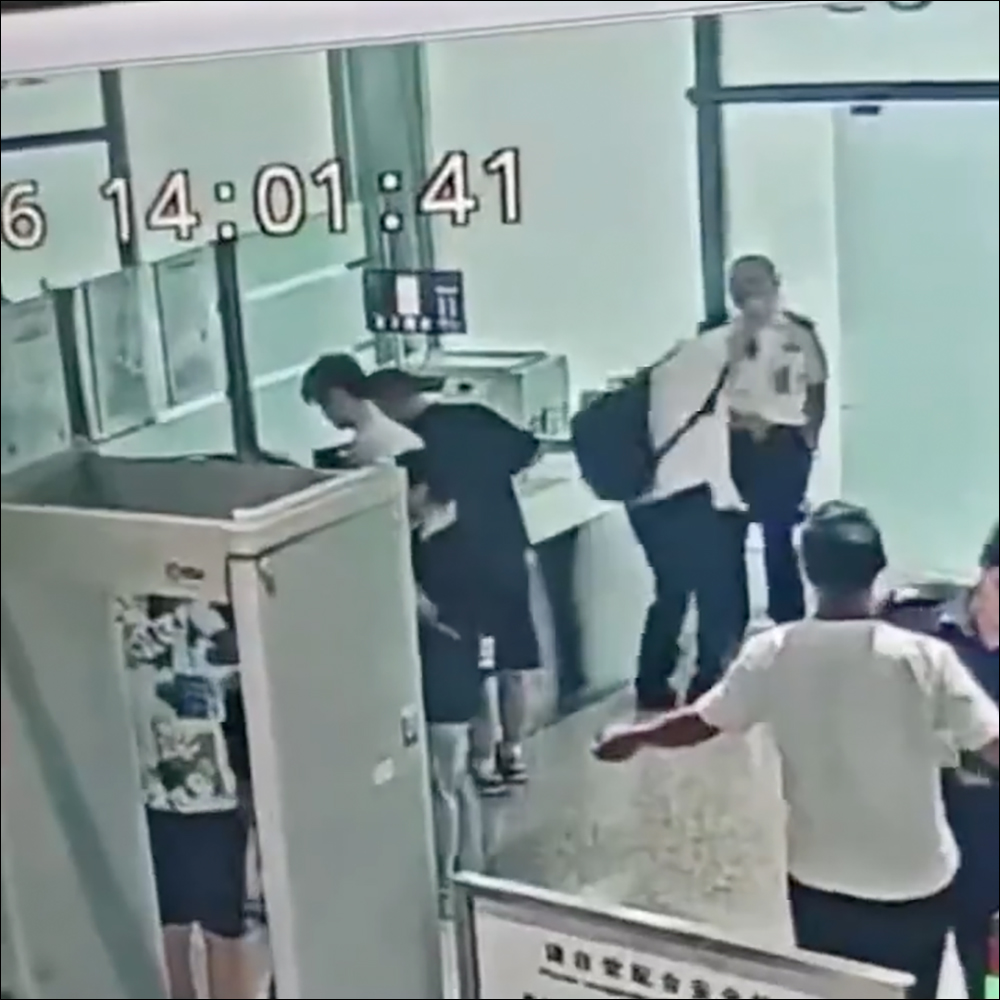 因行動電源沒3C標示無法帶上飛機,中國男子怒砸行動電源導致起火被行政拘留5天 - 電腦王阿達 行動電源