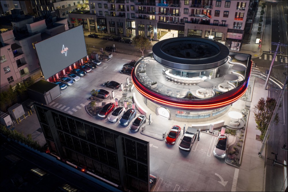 復古未來主義風格滿滿!特斯拉首間主題充電餐廳「Tesla Diner」好萊塢登場 - 電腦王阿達 復古未來主義風格滿滿!特斯拉首間主題充電餐廳「Tesla Diner」好萊塢登場 - 電腦王阿達