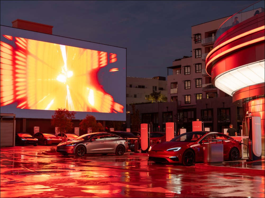 復古未來主義風格滿滿!特斯拉首間主題充電餐廳「Tesla Diner」好萊塢登場 - 電腦王阿達 復古未來主義風格滿滿!特斯拉首間主題充電餐廳「Tesla Diner」好萊塢登場 - 電腦王阿達