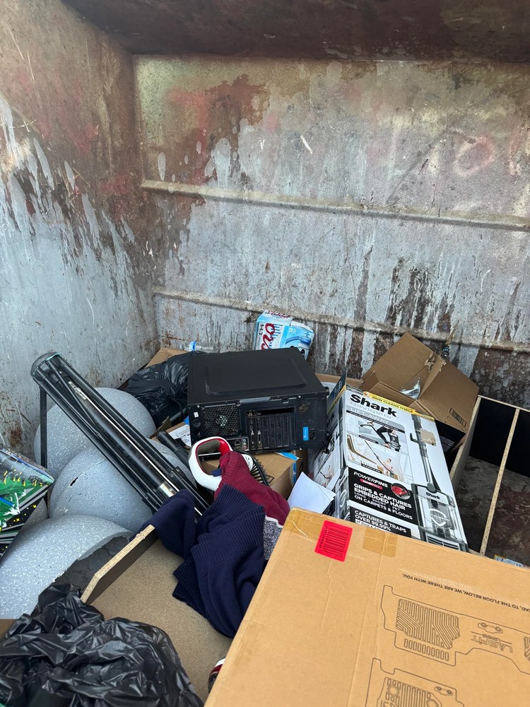 有這麼好撿?國外網友在垃圾桶撿到可正常運行的 PC 遊戲主機 - 電腦王阿達 有這麼好撿?國外網友在垃圾桶撿到可正常運行的 PC 遊戲主機 - 電腦王阿達