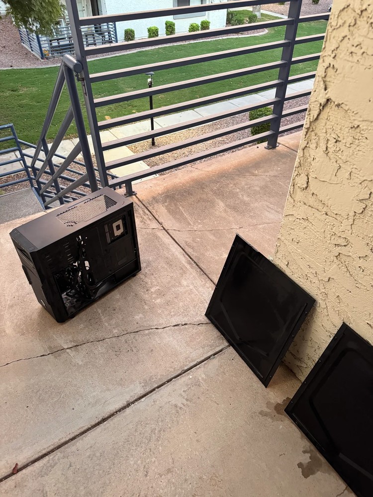 有這麼好撿?國外網友在垃圾桶撿到可正常運行的 PC 遊戲主機 - 電腦王阿達 有這麼好撿?國外網友在垃圾桶撿到可正常運行的 PC 遊戲主機 - 電腦王阿達