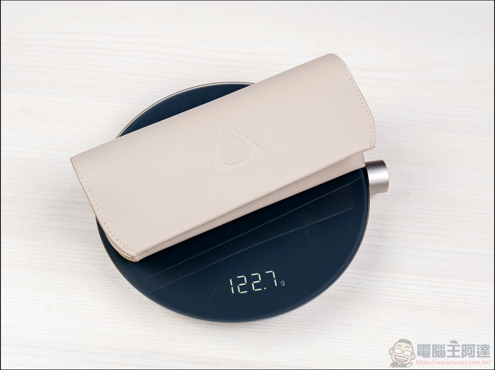 HTC VIVE Eagle 開箱:真台灣製造,能回答問題、通話、播放音樂、翻譯、記事、拍照、錄影的全能AI智慧眼鏡 - 電腦王阿達 HTC VIVE Eagle 開箱:真台灣製造,能回答問題、通話、播放音樂、翻譯、記事、拍照、錄影的全能AI智慧眼鏡 - 電腦王阿達