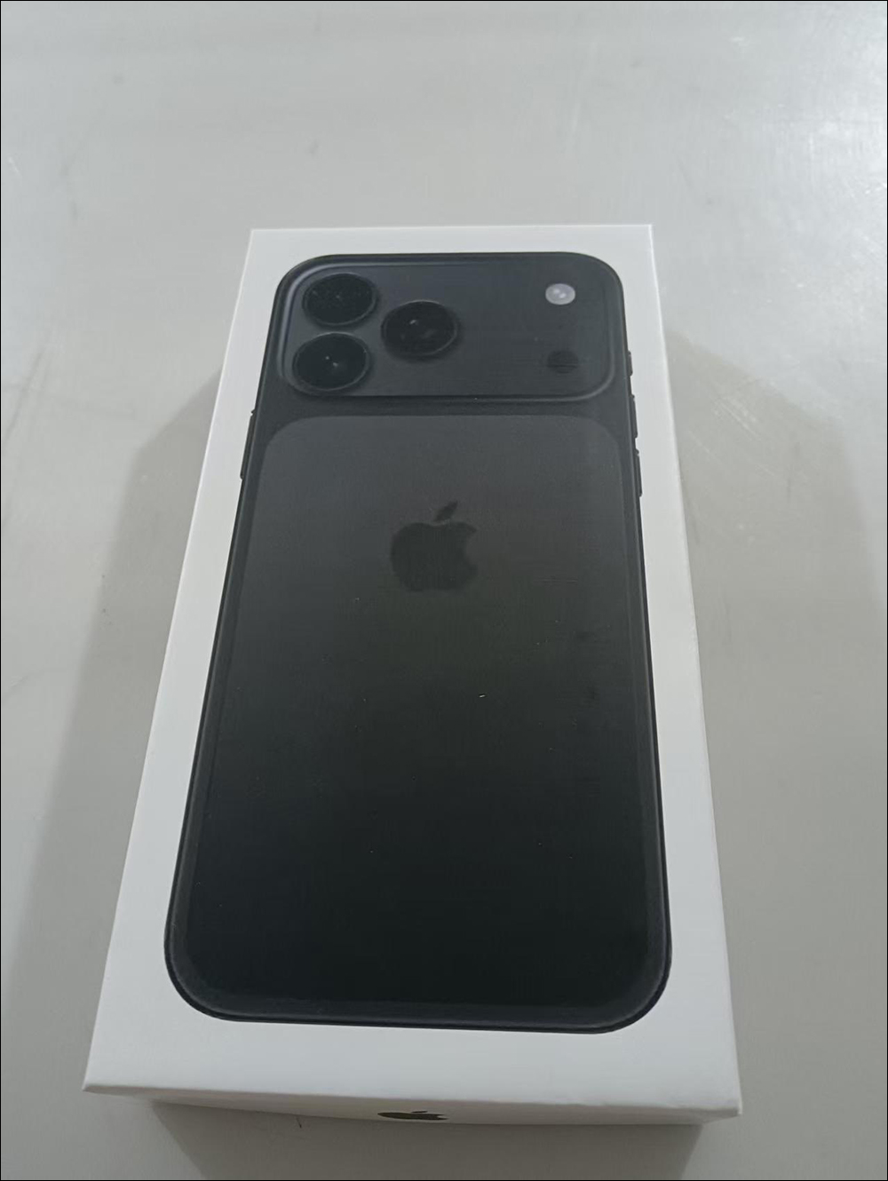 iPhone 17 Pro 還沒發表就被抄!山寨機提早現身,搭載 Android 系統 - 電腦王阿達 iPhone 17