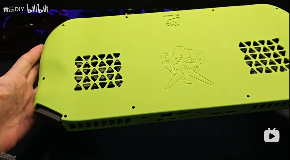 中國玩家自製 12.5 吋 4K 遊戲掌機,搭載 RTX 4090 筆電 GPU + i9-14900HX 超猛規格 - 電腦王阿達 中國玩家自製 12.5 吋 4K 遊戲掌機,搭載 RTX 4090 筆電 GPU + i9-14900HX 超猛規格 - 電腦王阿達
