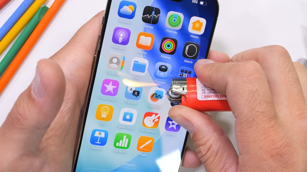 iPhone Air 暴力測試報告:有史以來最堅固的 iPhone,徒手折完全沒損傷 - 電腦王阿達 iPhone Air 暴力測試報告:有史以來最堅固的 iPhone,徒手折完全沒損傷 - 電腦王阿達