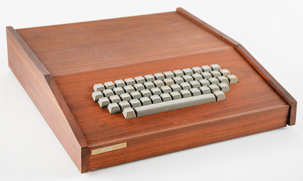 老蘋果電腦超值翻倍!Apple-1 原木機殼拍出 47.5 萬美元天價 - 電腦王阿達 Apple-1