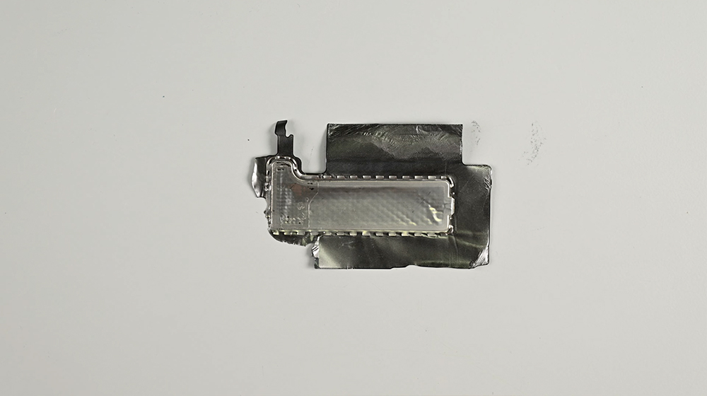 iFixit 拆解 iPhone 17 Pro:散熱黑科技「均熱板」現身,刮痕門真相曝光 - 電腦王阿達 iPhone 17