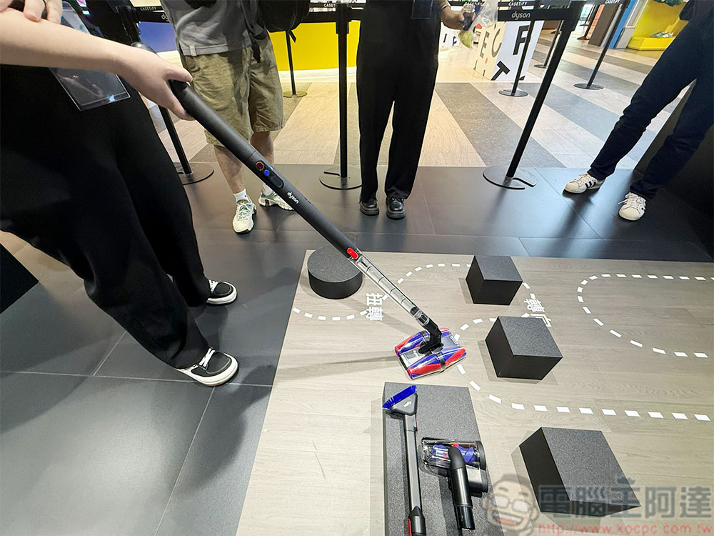 鉛筆吸塵器 Dyson PencilVac Fluffycones 在台推出,不到 1 公斤極輕盈、超靈巧 - 電腦王阿達 鉛筆吸塵器 Dyson PencilVac Fluffycones 在台推出,不到 1 公斤極輕盈、超靈巧 - 電腦王阿達