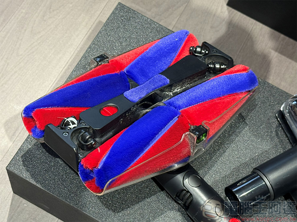 鉛筆吸塵器 Dyson PencilVac Fluffycones 在台推出,不到 1 公斤極輕盈、超靈巧 - 電腦王阿達 鉛筆吸塵器 Dyson PencilVac Fluffycones 在台推出,不到 1 公斤極輕盈、超靈巧 - 電腦王阿達