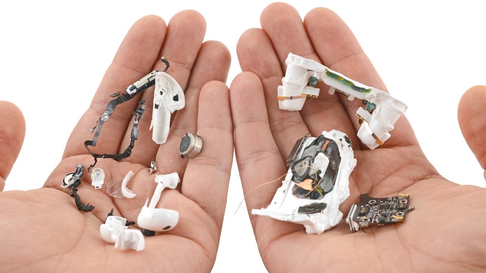 iFixit 拆解蘋果 AirPods Pro 3 耳機:電池更換難度極高,可維修性評分 0 分 - 電腦王阿達 AirPods Pro 3