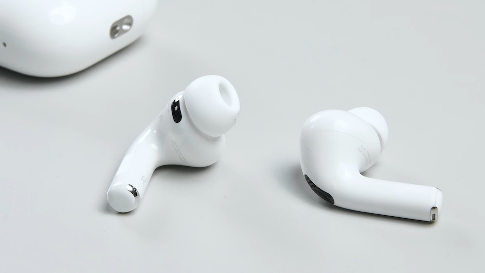 iFixit 拆解蘋果 AirPods Pro 3 耳機:電池更換難度極高,可維修性評分 0 分 - 電腦王阿達 AirPods Pro 3