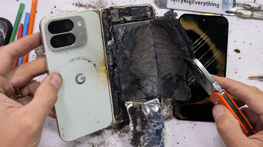Google Pixel 10 Pro Fold 慘遭摧殘實測,測試過程竟「爆炸」意外 - 電腦王阿達 Pixel 10 Pro Fold