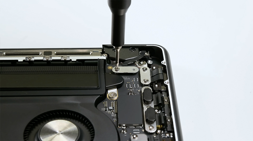 M5 MacBook Pro 拆解報告出爐!iFixit:內部設計更精細,但維修仍不容易 - 電腦王阿達 M5 MacBook Pro 拆解報告出爐!iFixit:內部設計更精細,但維修仍不容易 - 電腦王阿達