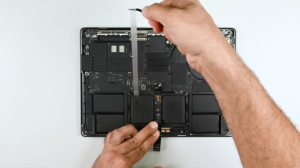 M5 MacBook Pro 拆解報告出爐!iFixit:內部設計更精細,但維修仍不容易 - 電腦王阿達 M5 MacBook Pro 拆解報告出爐!iFixit:內部設計更精細,但維修仍不容易 - 電腦王阿達