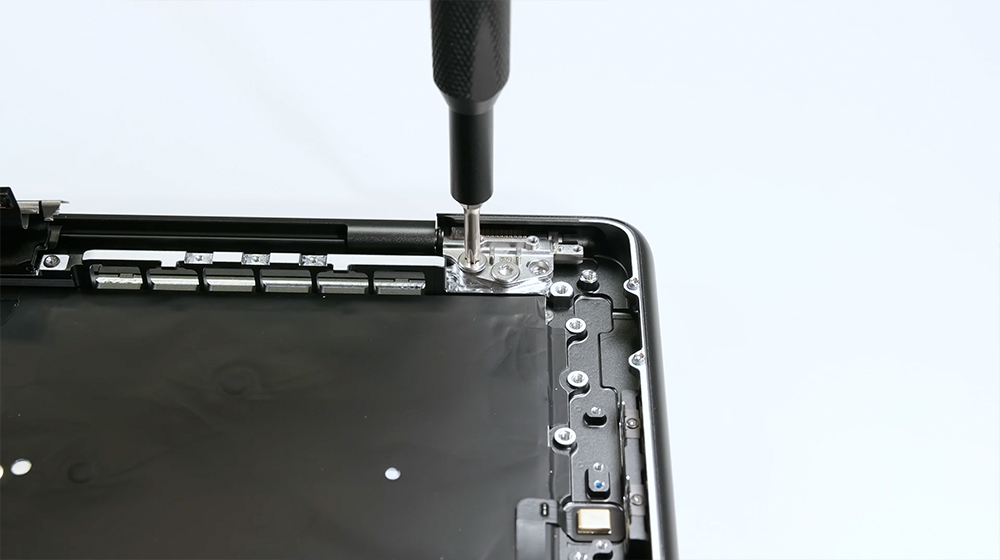M5 MacBook Pro 拆解報告出爐!iFixit:內部設計更精細,但維修仍不容易 - 電腦王阿達 M5 MacBook Pro 拆解報告出爐!iFixit:內部設計更精細,但維修仍不容易 - 電腦王阿達