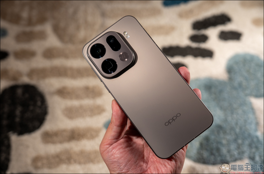 OPPO Find X9 Pro 開箱評測|2 億哈蘇長焦、原色真彩鏡頭登場!年度影像旗艦的質感與實力全面升級 - 電腦王阿達 OPPO Find X9 Pro 開箱評測|2 億哈蘇長焦、原色真彩鏡頭登場!年度影像旗艦的質感與實力全面升級 - 電腦王阿達