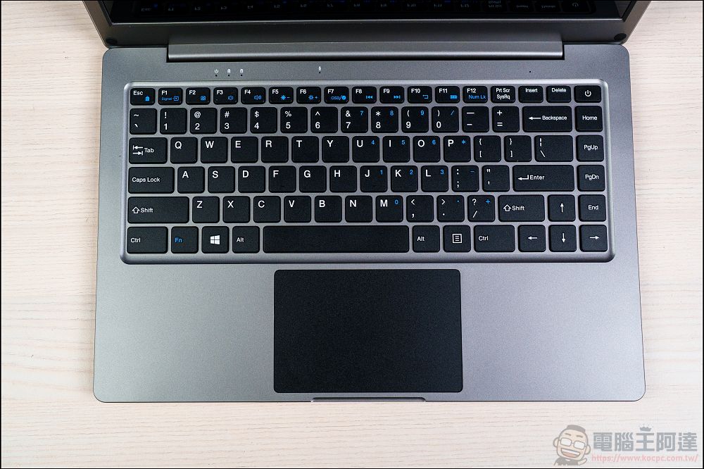 CrowView Note 開箱動手玩:一秒讓你的手機、掌機變成筆電!還可以接 Mac、SWITCH - 電腦王阿達 CrowView Note 開箱動手玩:一秒讓你的手機、掌機變成筆電!還可以接 Mac、SWITCH - 電腦王阿達