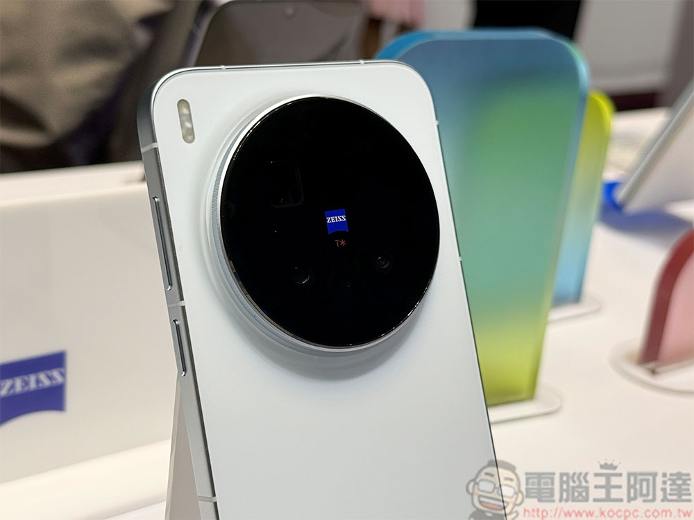 極致遠攝、雙晶片加持 vivo X300 系列影像王者登台,引領影新像世代 - 電腦王阿達 極致遠攝、雙晶片加持 vivo X300 系列影像王者登台,引領影新像世代 - 電腦王阿達