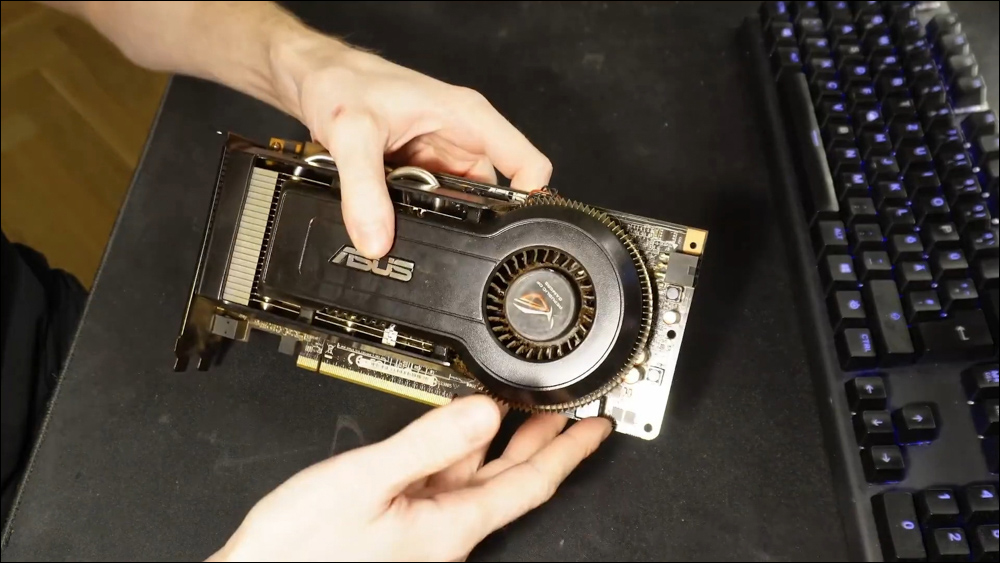 二手菸吸好吸滿的ROG 9800GT MATRIX顯卡,來看看國外 YouTuber 如何處置 - 電腦王阿達 二手菸吸好吸滿的ROG 9800GT MATRIX顯卡,來看看國外 YouTuber 如何處置 - 電腦王阿達