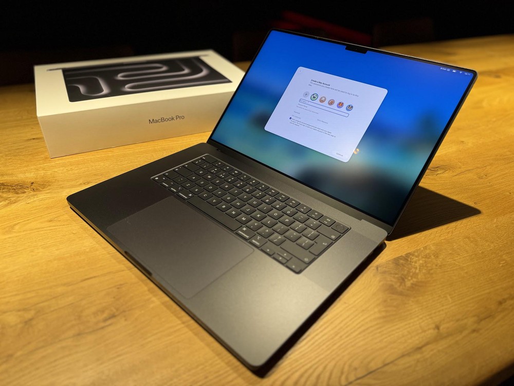 運氣爆棚!國外網友到 Apple Store 換舊 MacBook Pro 的電池,結果意外免費獲得全新 M4 MacBook Pro(售價超過 4000 美元) - 電腦王阿達 運氣爆棚!國外網友到 Apple Store 換舊 MacBook Pro 的電池,結果意外免費獲得全新 M4 MacBook Pro(售價超過 4000 美元) - 電腦王阿達