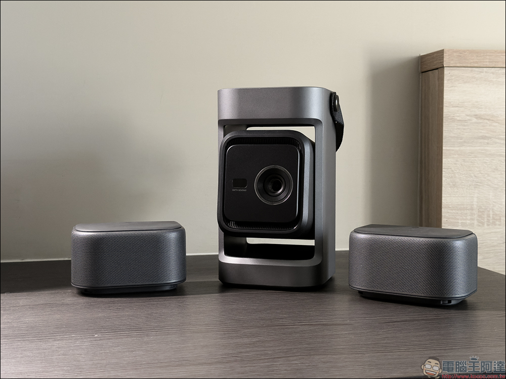 soundcore Nebula P1 投影機開箱|全球首創分離式喇叭,真正把行動電影院帶著走 - 電腦王阿達 soundcore Nebula P1 投影機開箱|全球首創分離式喇叭,真正把行動電影院帶著走 - 電腦王阿達
