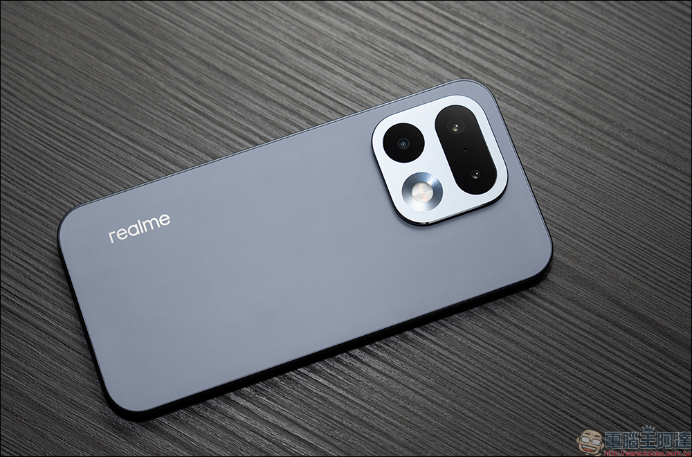 realme 16 Pro 開箱評測|2億畫素全焦段人像超懂拍,7000mAh 超大電池玩一天還有一半電 - 電腦王阿達 realme 16 Pro 開箱評測|2億畫素全焦段人像超懂拍,7000mAh 超大電池玩一天還有一半電 - 電腦王阿達