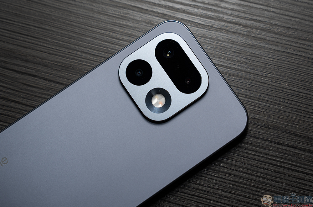 realme 16 Pro 開箱評測|2億畫素全焦段人像超懂拍,7000mAh 超大電池玩一天還有一半電 - 電腦王阿達 realme 16 Pro 開箱評測|2億畫素全焦段人像超懂拍,7000mAh 超大電池玩一天還有一半電 - 電腦王阿達