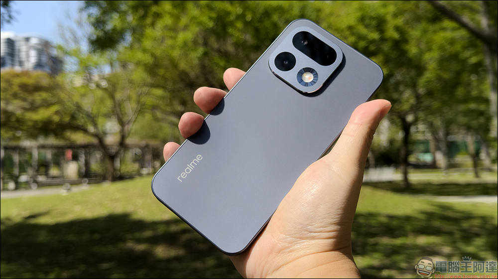 你的 Android 手機什麼時候該關機?為什麼? - 電腦王阿達 realme 16 Pro 開箱評測|2億畫素全焦段人像超懂拍,7000mAh 超大電池玩一天還有一半電 - 電腦王阿達