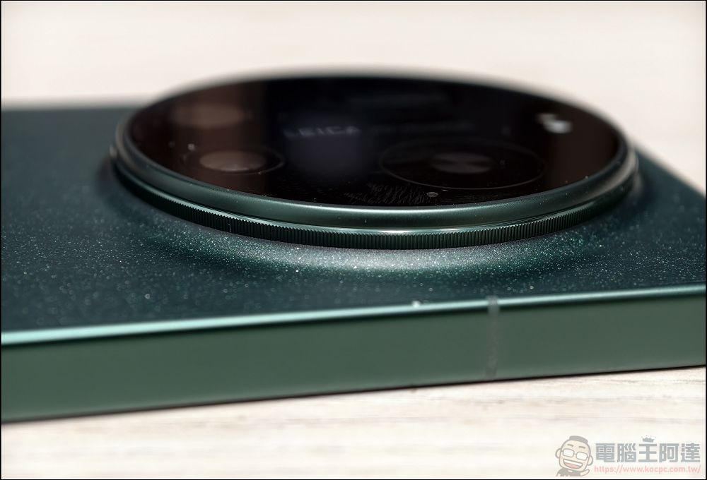 小米 Xiaomi 17 Ultra 開箱實測:2 億畫素連續光學變焦、Snapdragon 8 Elite Gen 5 性能怪獸與星空綠美學 - 電腦王阿達 小米 Xiaomi 17 Ultra 開箱實測:2 億畫素連續光學變焦、Snapdragon 8 Elite Gen 5 性能怪獸與星空綠美學 - 電腦王阿達