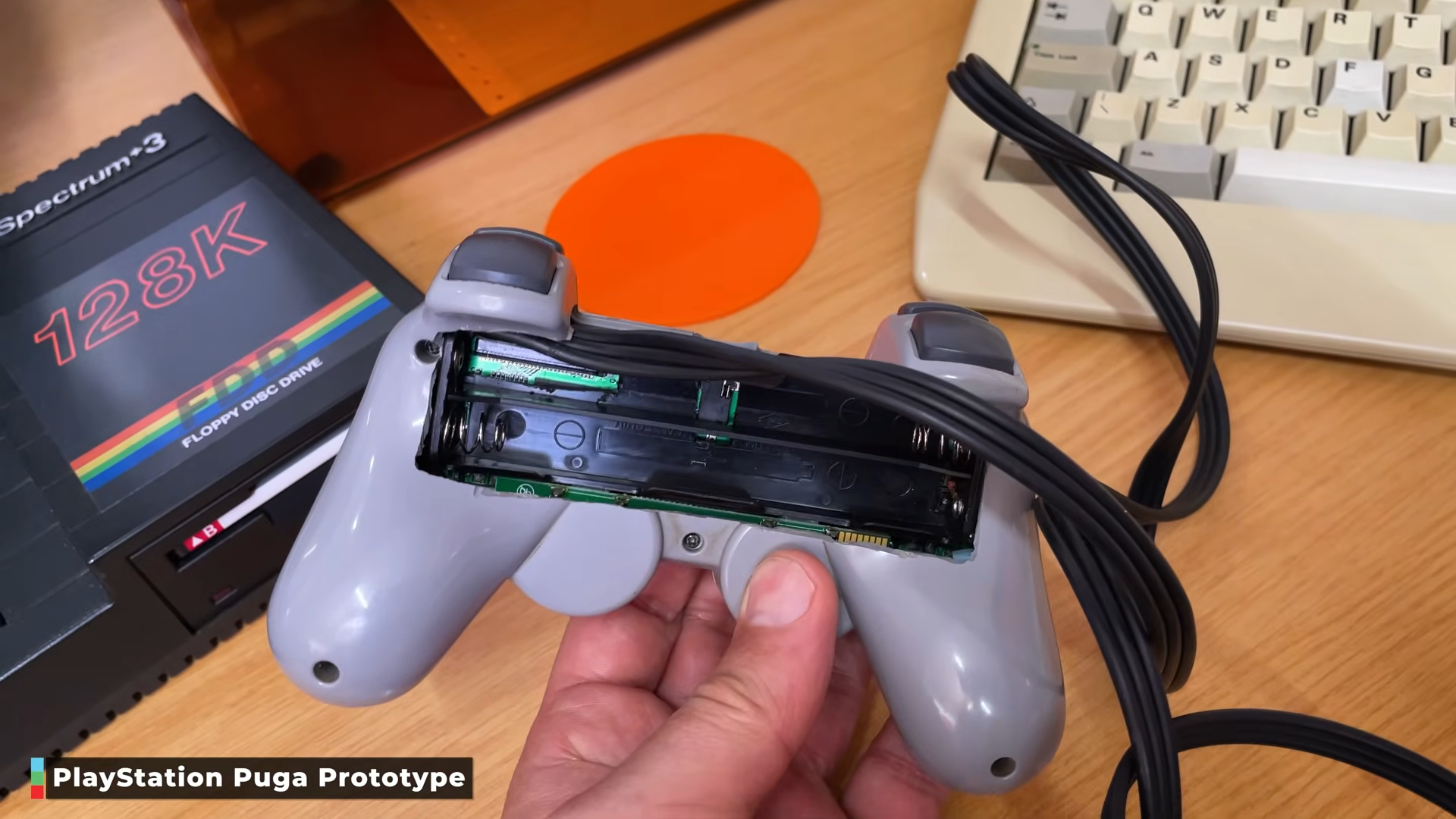 控制器即主機?胎死腹中的 PlayStation 神秘產品「Pulga」首度曝光 - 電腦王阿達 控制器即主機?胎死腹中的 PlayStation 神秘產品「Pulga」首度曝光 - 電腦王阿達