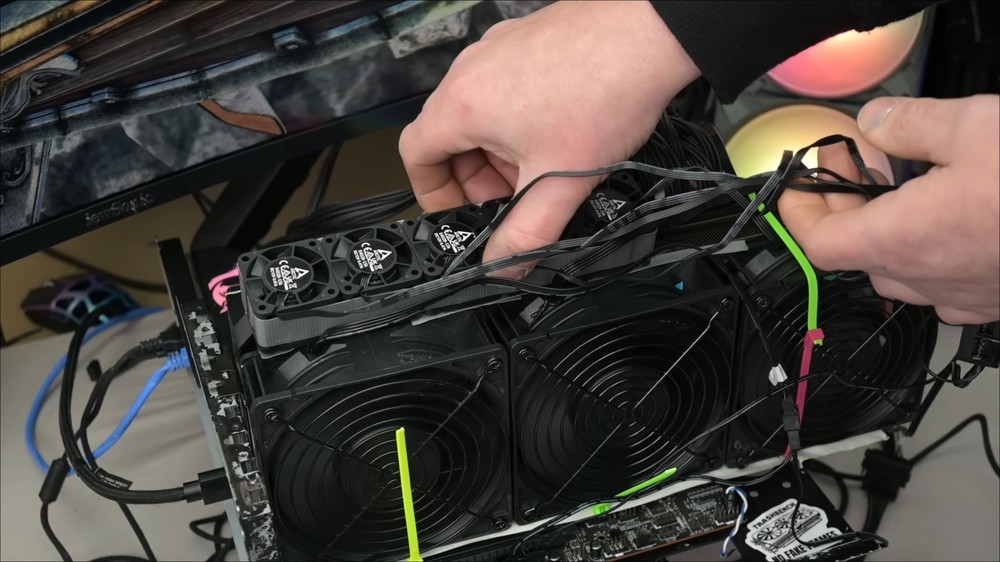 最徒勞無功的改裝?RTX 3080 裝滿 11 個風扇與一體式水冷後,溫度暴降 30 度但 FPS 卻提升不到 5 - 電腦王阿達 最徒勞無功的改裝?RTX 3080 裝滿 11 個風扇與一體式水冷後,溫度暴降 30 度但 FPS 卻提升不到 5 - 電腦王阿達