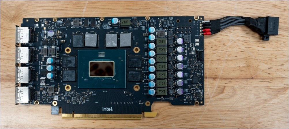 AI性價比之王 Intel Arc Pro B70:32GB VRAM 不到四萬元,四張組合能跑 1,200 億參數專家模型 - 電腦王阿達 AI性價比之王 Intel Arc Pro B70:32GB VRAM 不到四萬元,四張組合能跑 1,200 億參數專家模型 - 電腦王阿達
