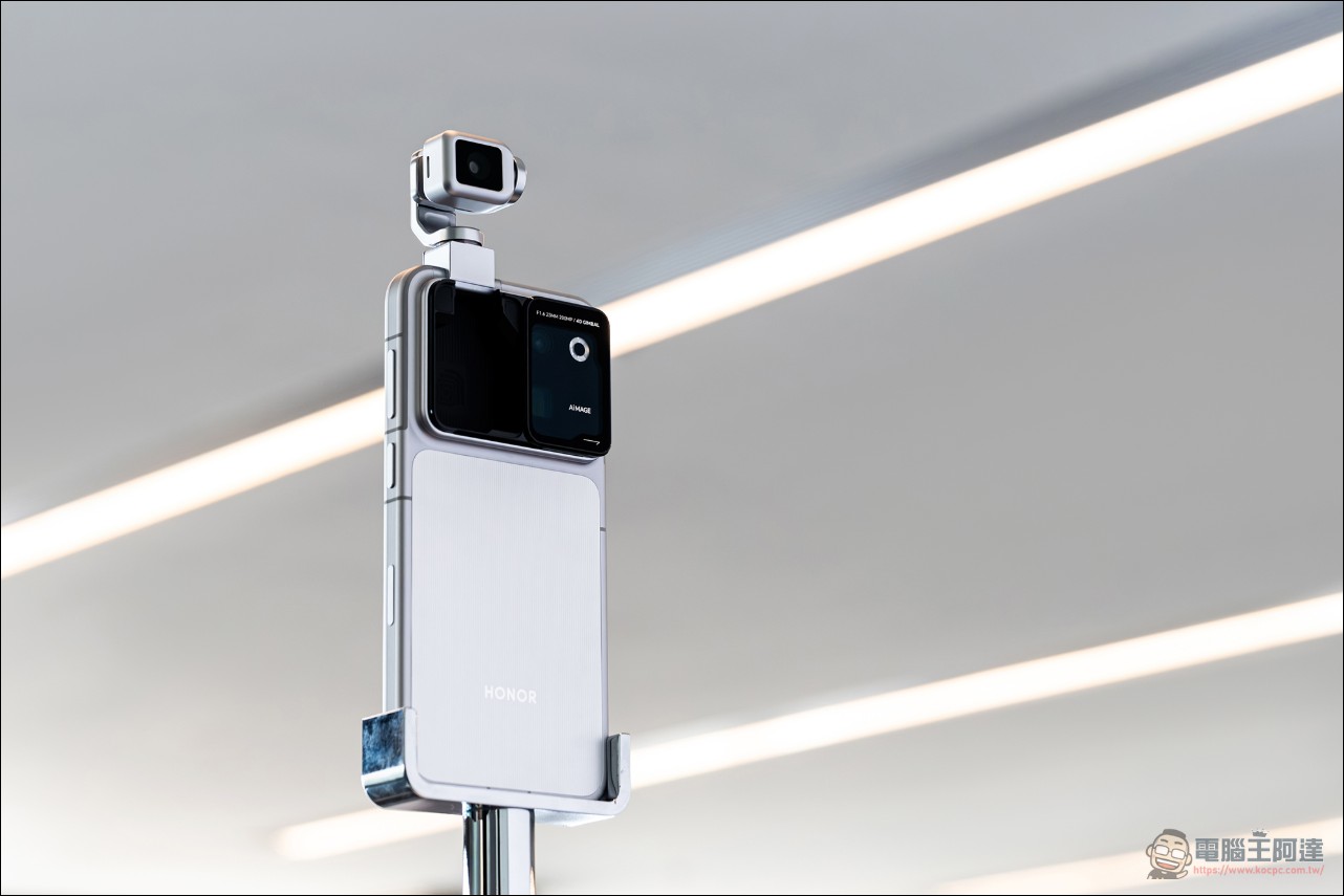 HONOR Robot Phone 正式發表:4DoF 鈦合金雲台搭配 ARRI 電影色彩,9,999 人民幣起 - 電腦王阿達 HONOR Robot Phone 正式發表:4DoF 鈦合金雲台搭配 ARRI 電影色彩,9,999 人民幣起 - 電腦王阿達