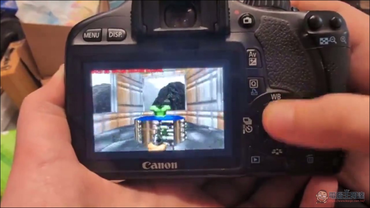 萬物皆可 Doom!毀滅戰士被移植到 16 年前的 Canon EOS 550D,支援存檔、音樂與多 WAD 切換 - 電腦王阿達 萬物皆可 Doom!毀滅戰士被移植到 16 年前的 Canon EOS 550D,支援存檔、音樂與多 WAD 切換 - 電腦王阿達