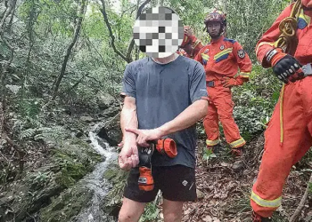 57歲男爬山迷路問 AI 被困深山，脫險後抱怨被回「哈哈」