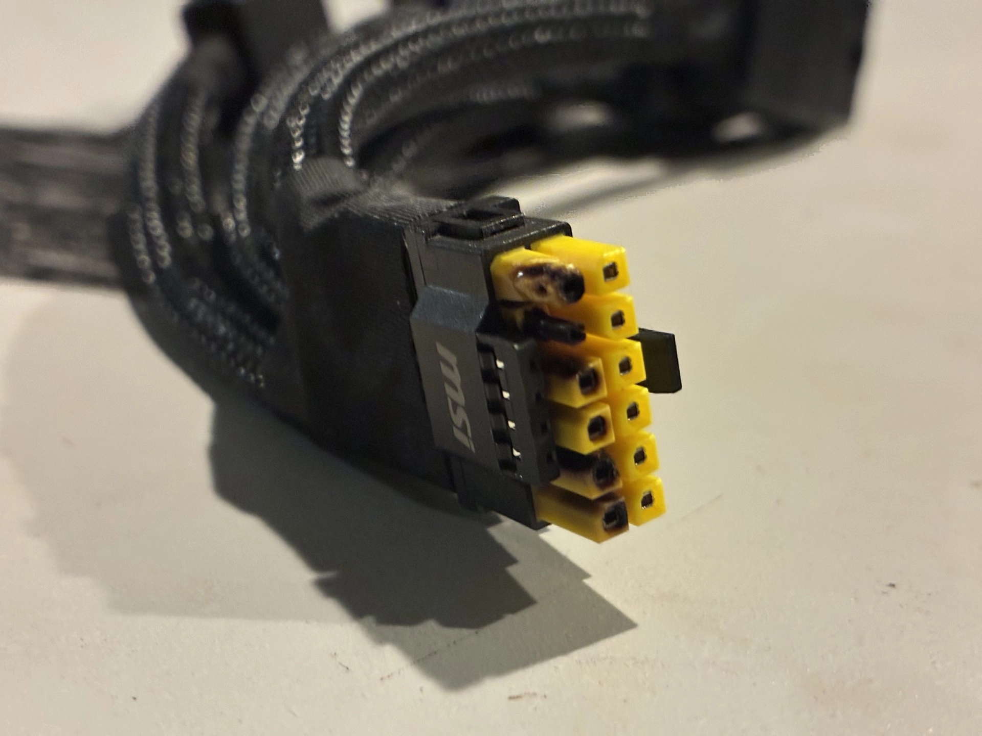 DLSS 5 讓 RTX 5090 功耗暴增?玩家實測破 600W,16-pin 接頭直接熔化 - 電腦王阿達 DLSS 5 讓 RTX 5090 功耗暴增?玩家實測破 600W,16-pin 接頭直接熔化 - 電腦王阿達