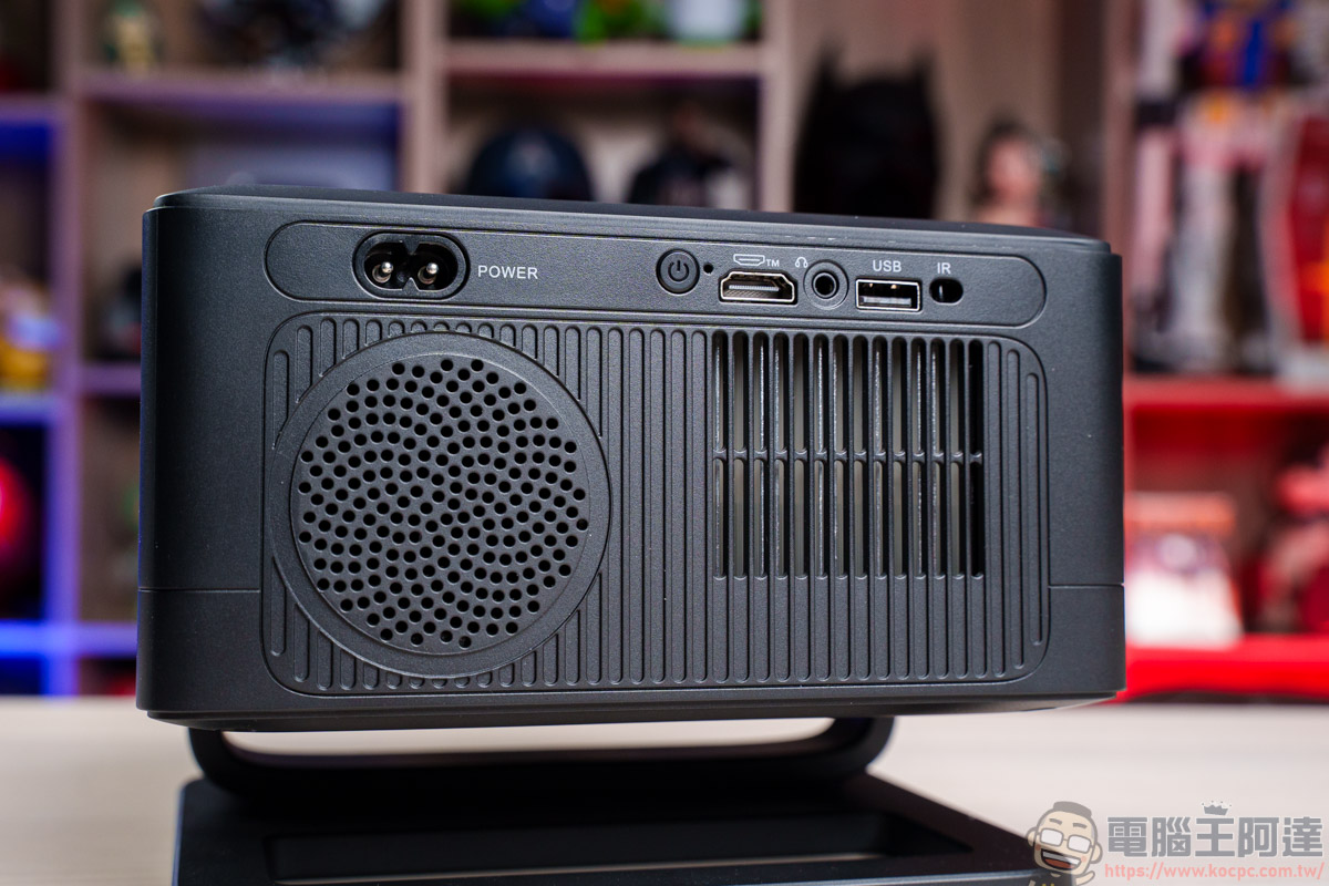 Warpple LA9 Pro 開箱實測:超早鳥價不到六千元入手 Google TV 投影機,0.8 : 1 投射比讓小空間也能有百吋大享受! - 電腦王阿達 Warpple LA9 Pro 開箱實測:超早鳥價不到六千元入手 Google TV 投影機,0.8 : 1 投射比讓小空間也能有百吋大享受! - 電腦王阿達